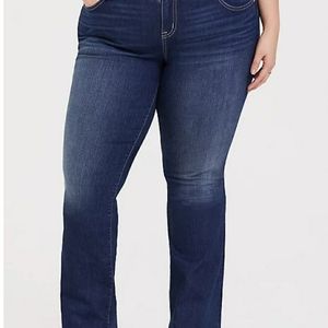NWT Torrid Slim Boot Jeans, size 26R